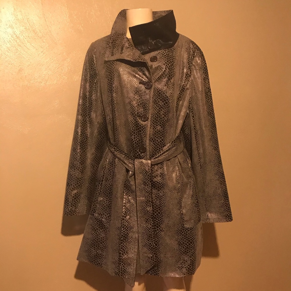 Max New York size 16 snakeskin patterned coat